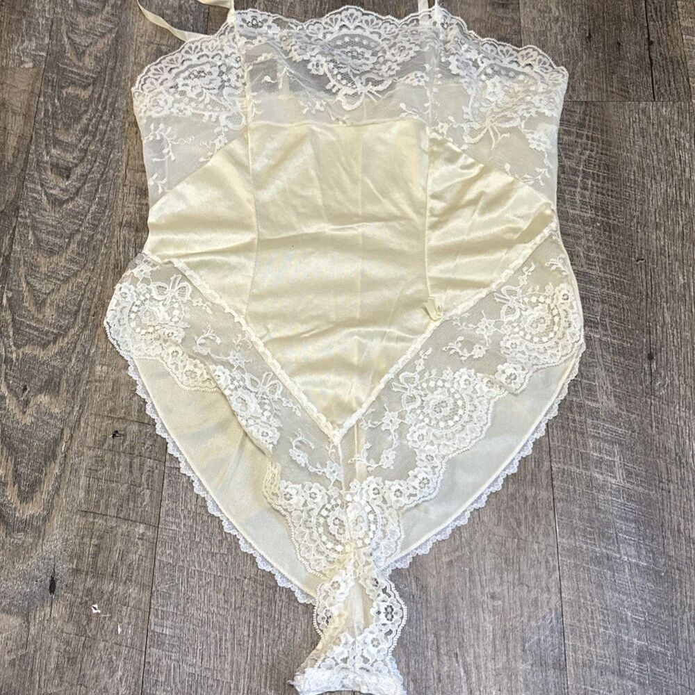 Vintage Delicates Ivory Satin Lace Teddy Bodysuit M 12-14 Made USA Lingerie